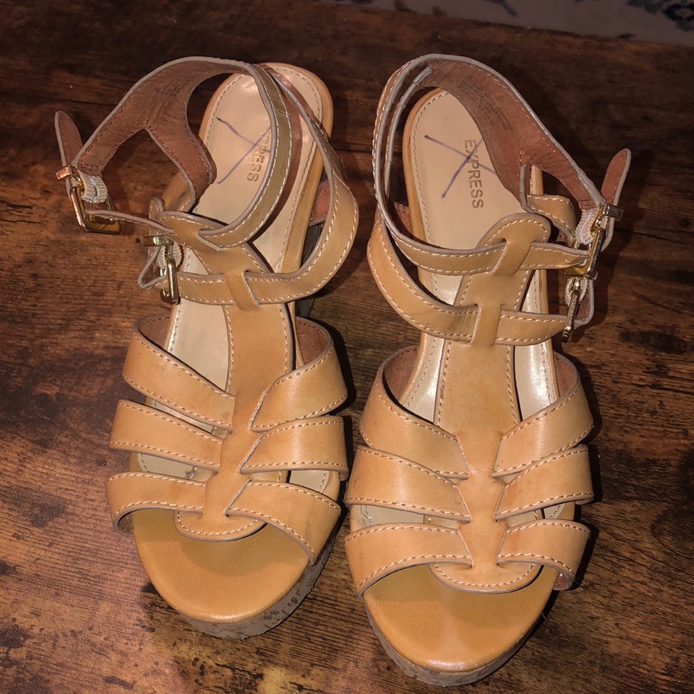 Express Wedges - Picture 2 of 7